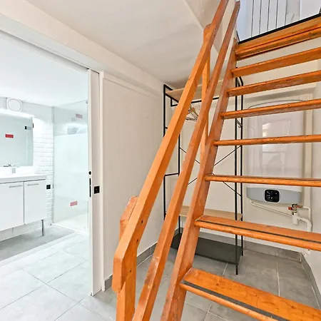 Avec Mezzanine Boulevard Voltaire-v * Paris