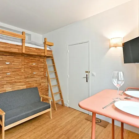 Avec Mezzanine Boulevard Voltaire-v * باريس