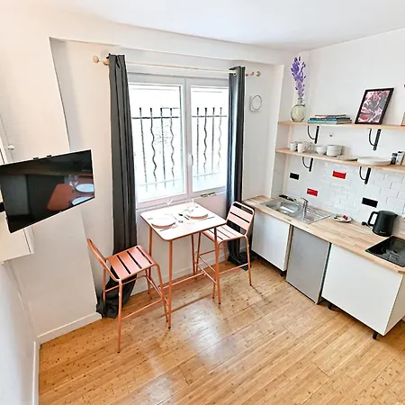 Avec Mezzanine Boulevard Voltaire-v * باريس